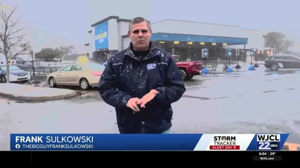 Snow in Pooler keeps customers away from busy stores, restaurants