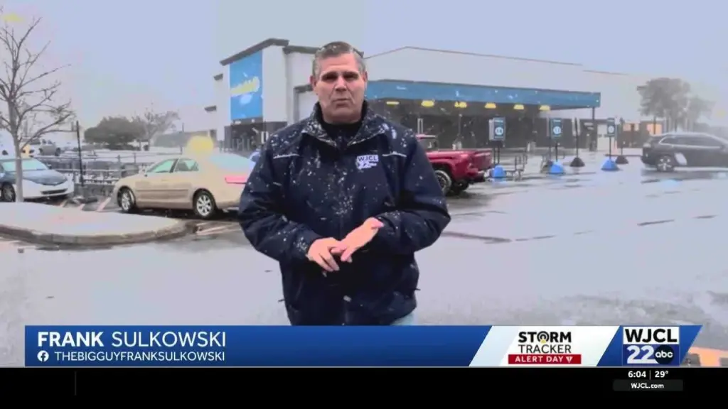 Snow in Pooler keeps customers away from busy stores, restaurants