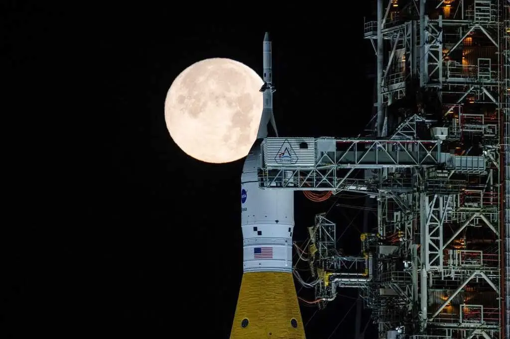 NASA hit by a fuel leak during a practice countdown of the moon rocket that will fly with astronauts