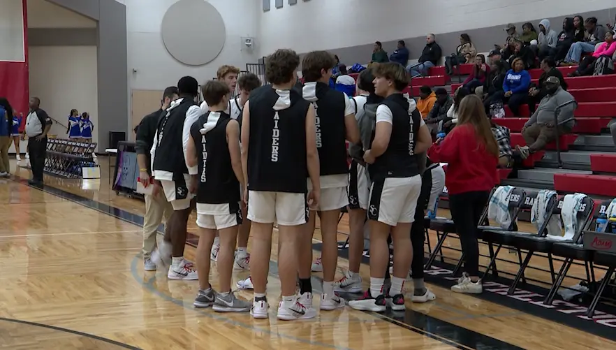 Darling delivers as Raiders hold off Woodville-Tompkins, 54–52