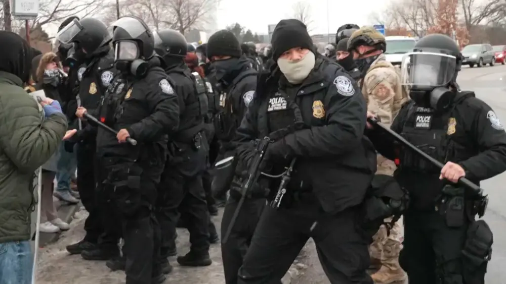 With DHS funding set to expire, what are Democrats and Republicans demanding?