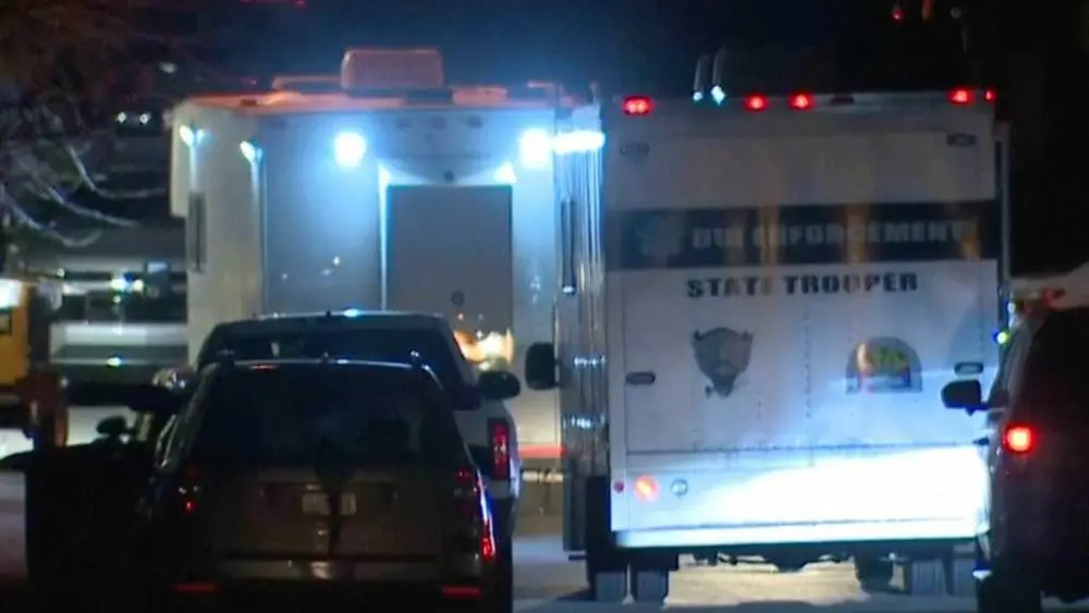 Arizona Department of Public Safety helicopter crash kills pilot and trooper during shooter response