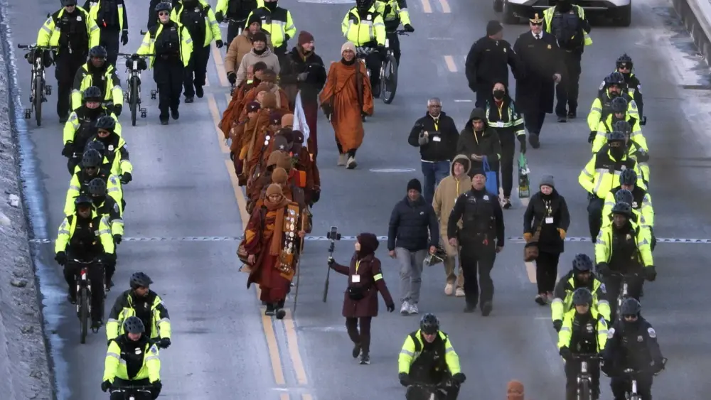 Buddhist monks' peace walk nears end in Washington, DC