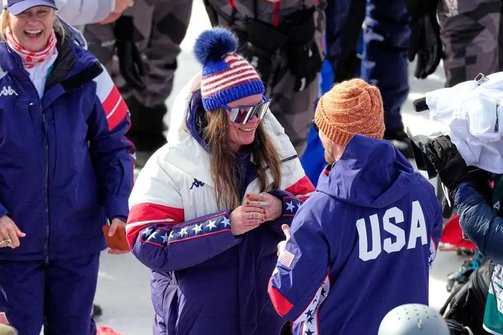 U.S. gold medalist Breezy Johnson surprised with snowy proposal after Super-G crash