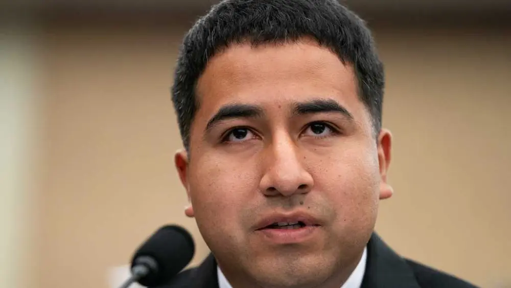 Judge dismisses California deportation case for Mexican father of 3 US Marines