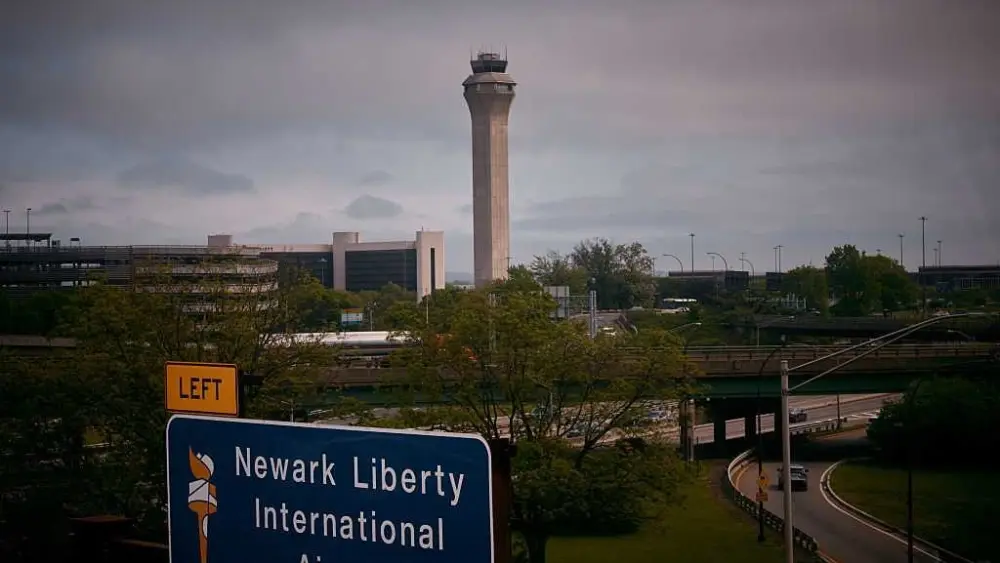 Smoke in cabin forces JetBlue passengers to evacuate, temporarily shuts down Newark Airport