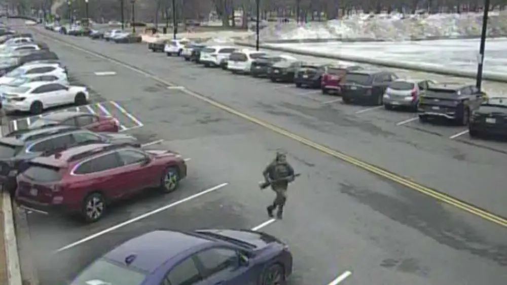 18-year-old charged after running toward US Capitol with loaded shotgun