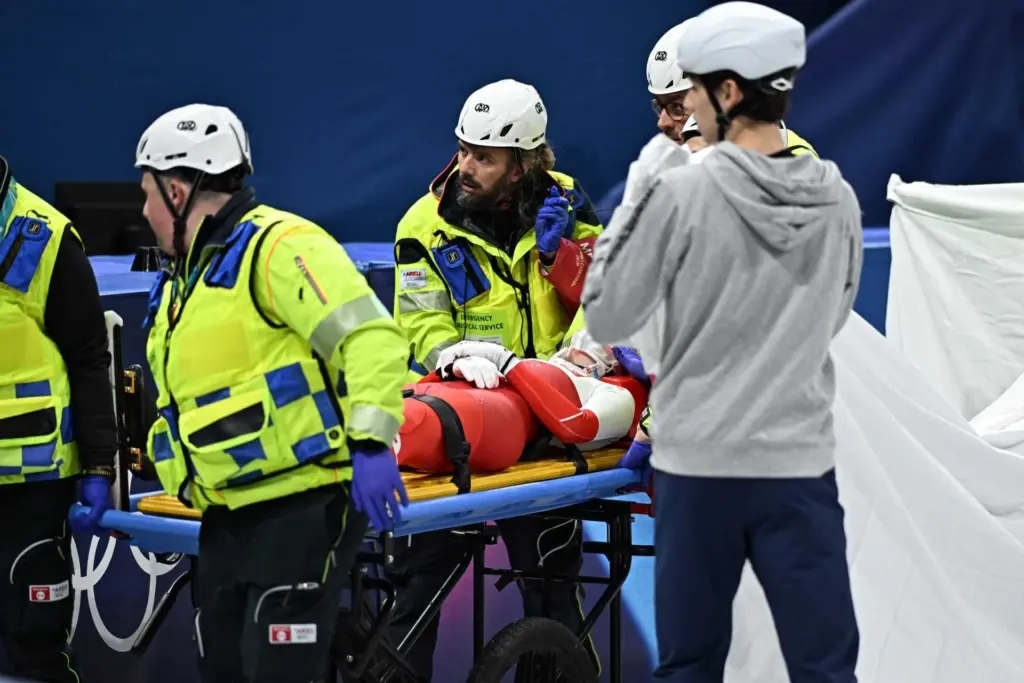 Poland's Kamila Sellier stretchered off after opponent's blade slices above her eye in Olympic 1500