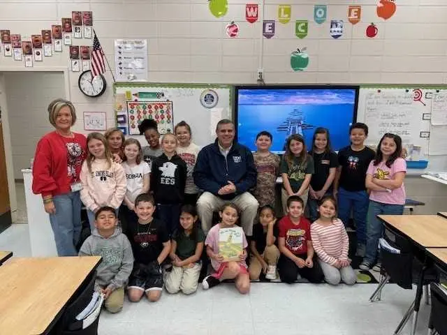 Familiar face helps Ebenezer Elementary School students celebrate 'Read Across America Week'