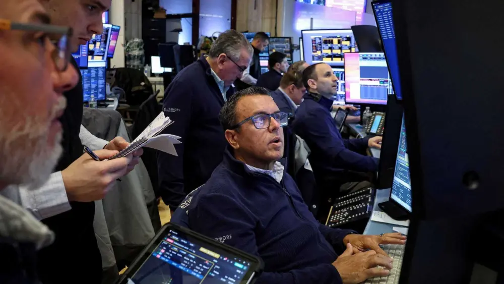 Dow drops as stocks sell off around the world and oil prices leap even higher on war worries