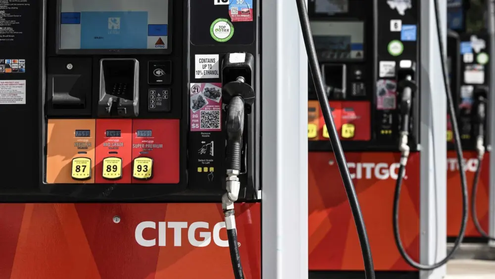 Gas prices rise again, crude oil prices ease amid conflict with Iran