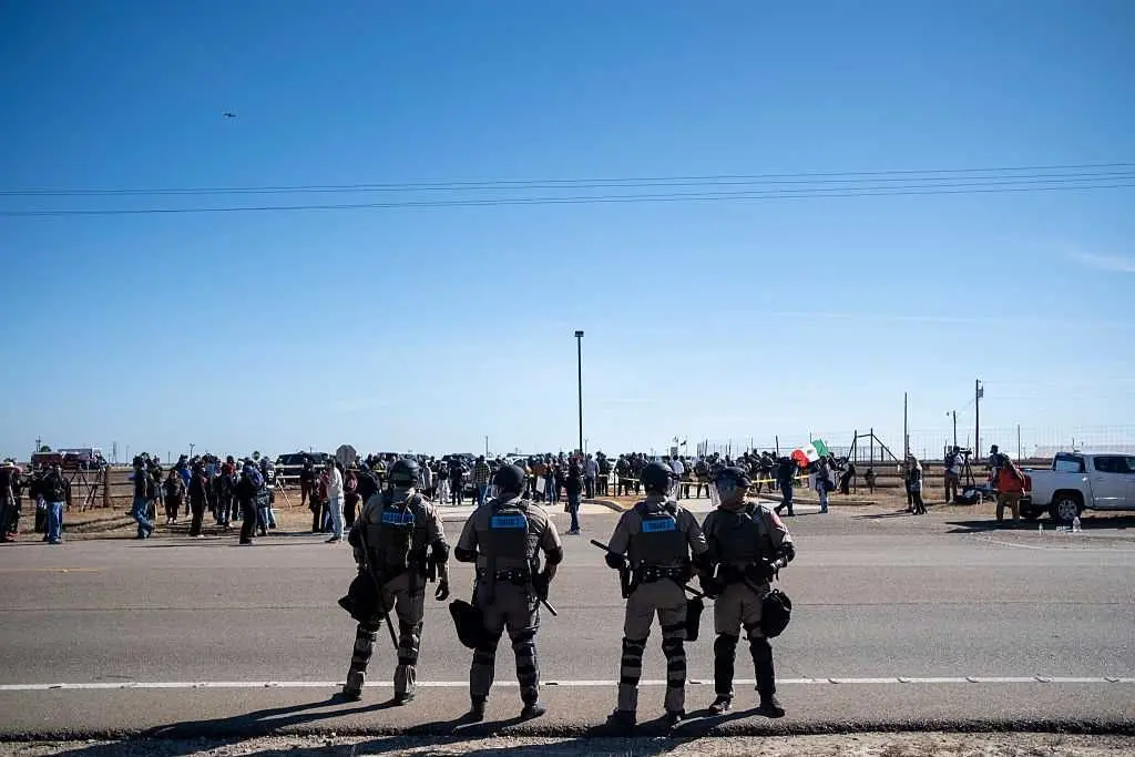 Attempted suicides, fights, pain: 911 calls reveal misery at ICE's largest detention facility