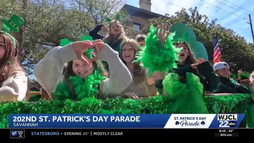 'Bones' and bands thrill downtown Savannah crowds