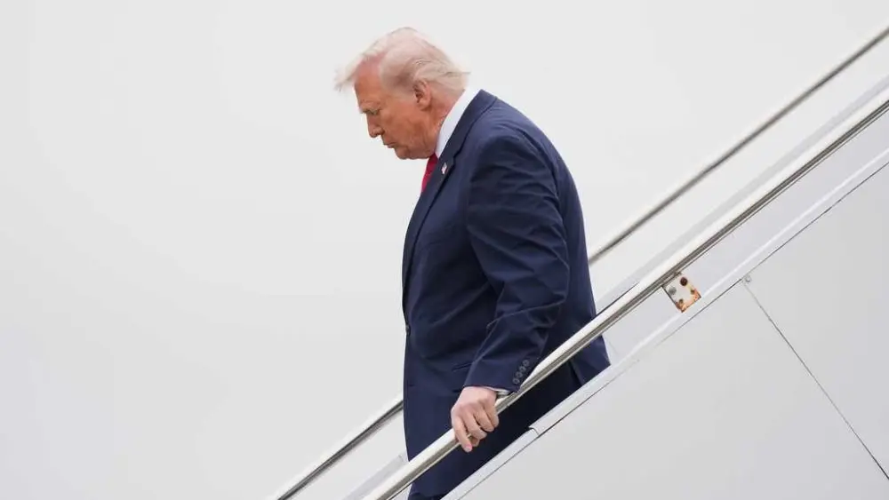 Trump pays his respects in Delaware to 6 US service members killed in the Middle East