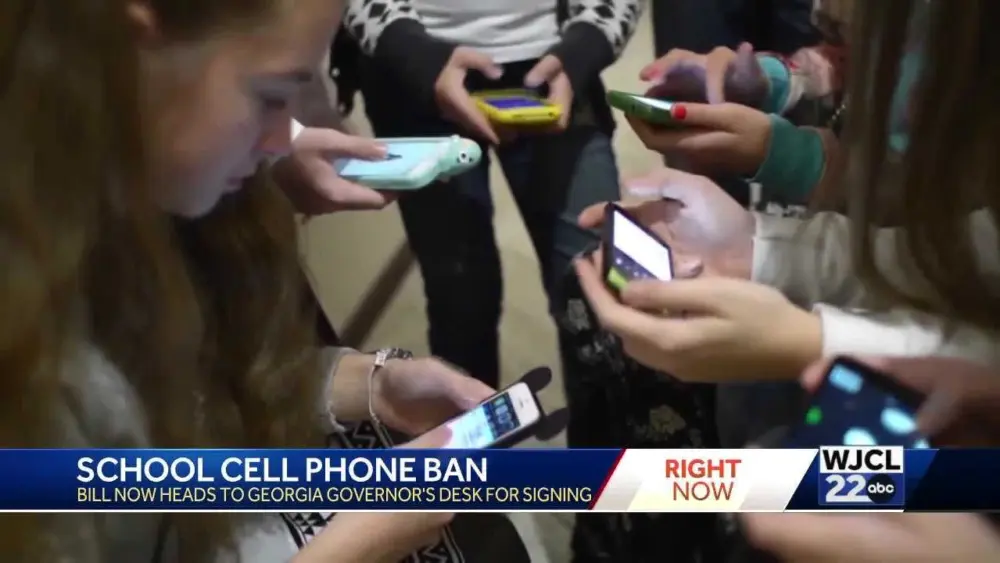 Georgia lawmakers approve ban on student cellphones in classrooms