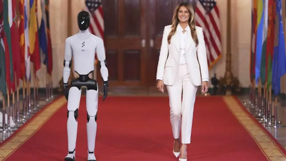 Melania Trump pitches at-home humanoid educators at White House event