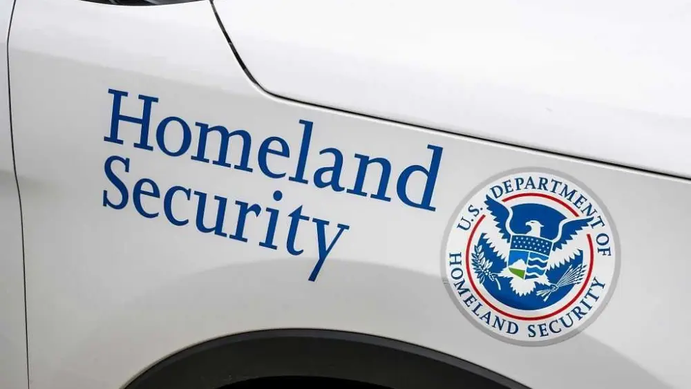 US appeals court sides with Trump administration on detaining immigrants without bond