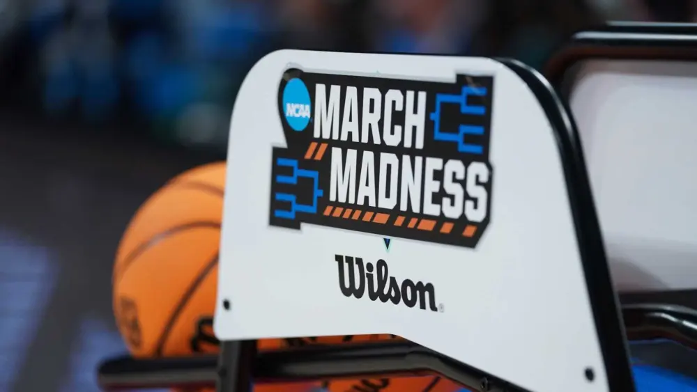 March Madness Sweet 16: NCAA men's tournament rolls on Friday