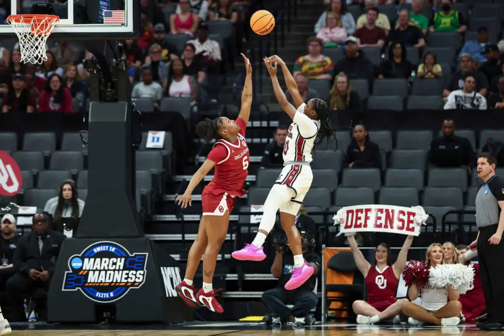 South Carolina beats Oklahoma to reach the women's Elite Eight
