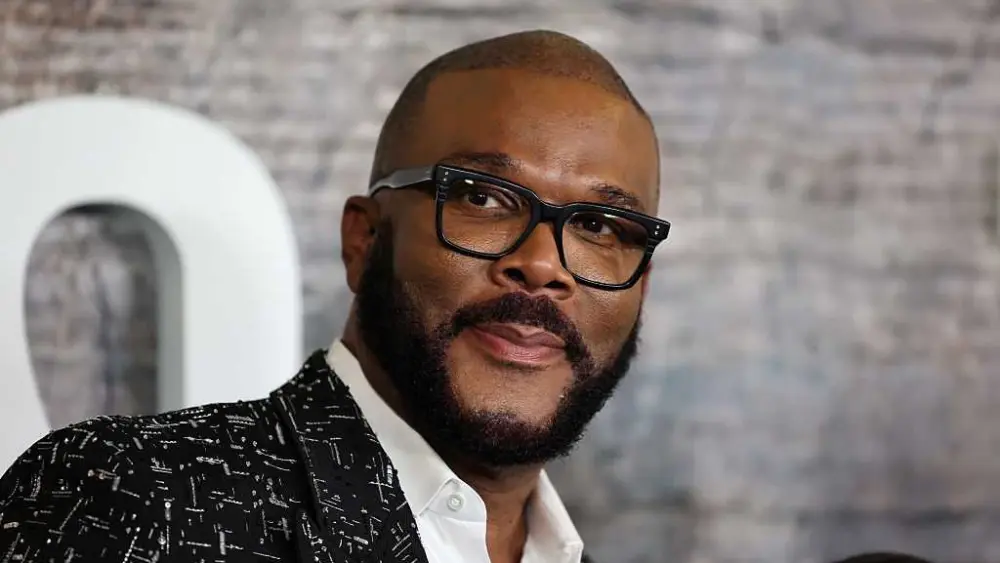 Tyler Perry tried to help TSA workers with $1,000 gift cards. Here's why workers are being asked to return them