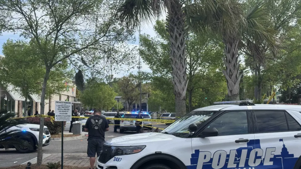 Victory Drive shooting leaves one dead, another detained