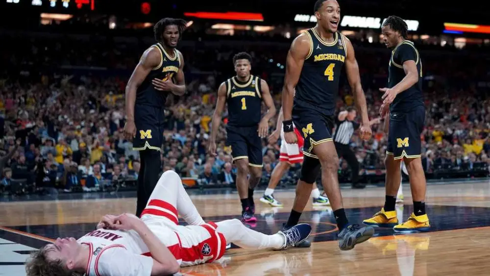 Michigan beats Arizona in Final Four