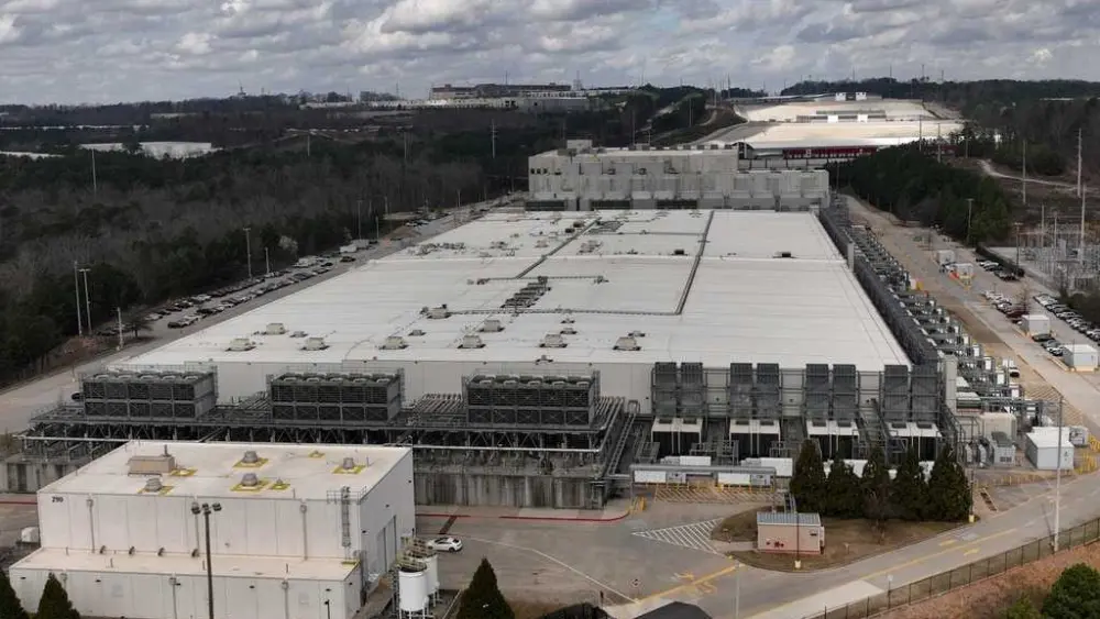 Maine lawmakers pass nation's first moratorium on data centers