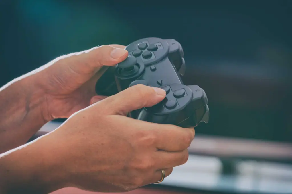 VIDEO: Family calls for welfare check on 91-year-old, police find her playing video games