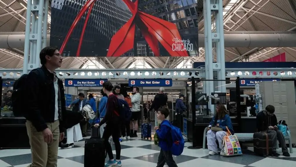 Federal officials order flight cuts at Chicago O'Hare on peak days this summer to reduce delays