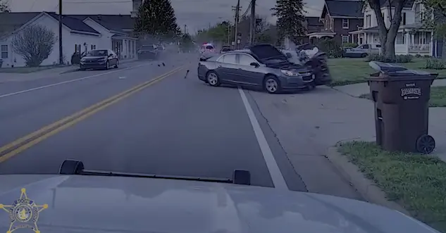 'I just got hit': Video shows moment suspect sideswipes cruiser during chase in Kentucky