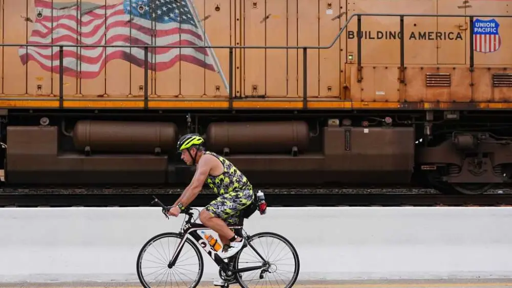 This Navy veteran is biking across America to help first responders