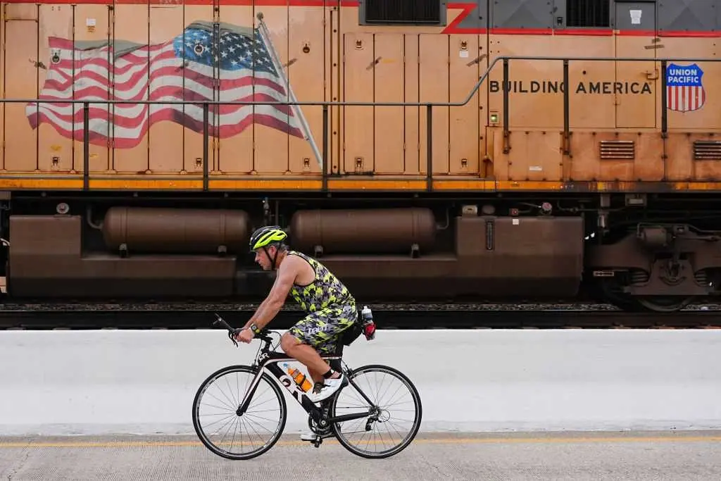 This Navy veteran is biking across America to help first responders