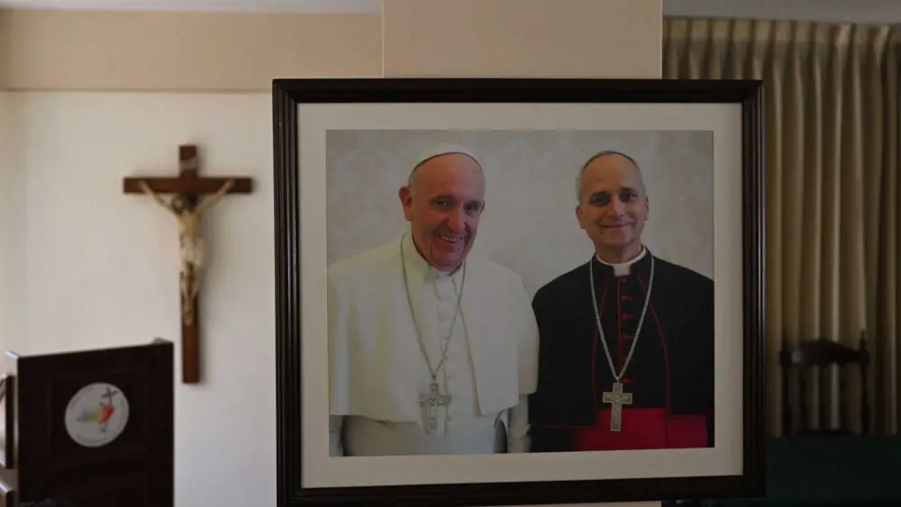 Pope Leo pays tribute to Pope Francis on the anniversary of his death