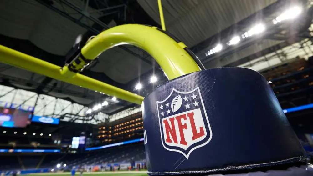 NFL meets with FCC