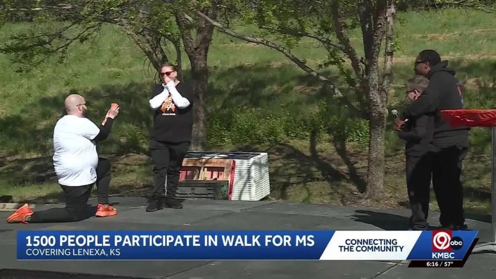 'Your diagnosis doesn't define you': Man surprises partner with proposal at walk for MS