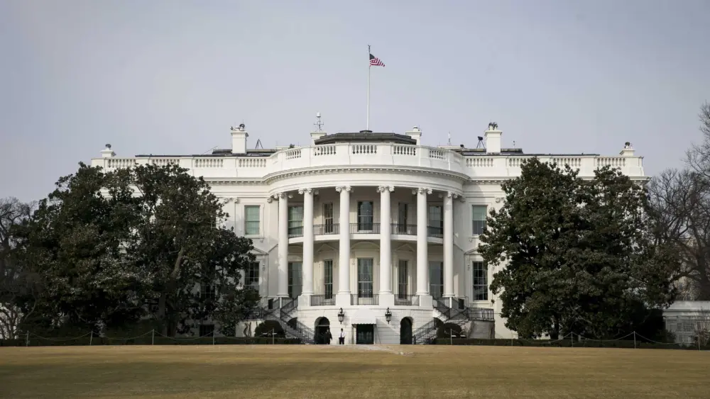 White House briefly locked down after shooting near Washington Monument