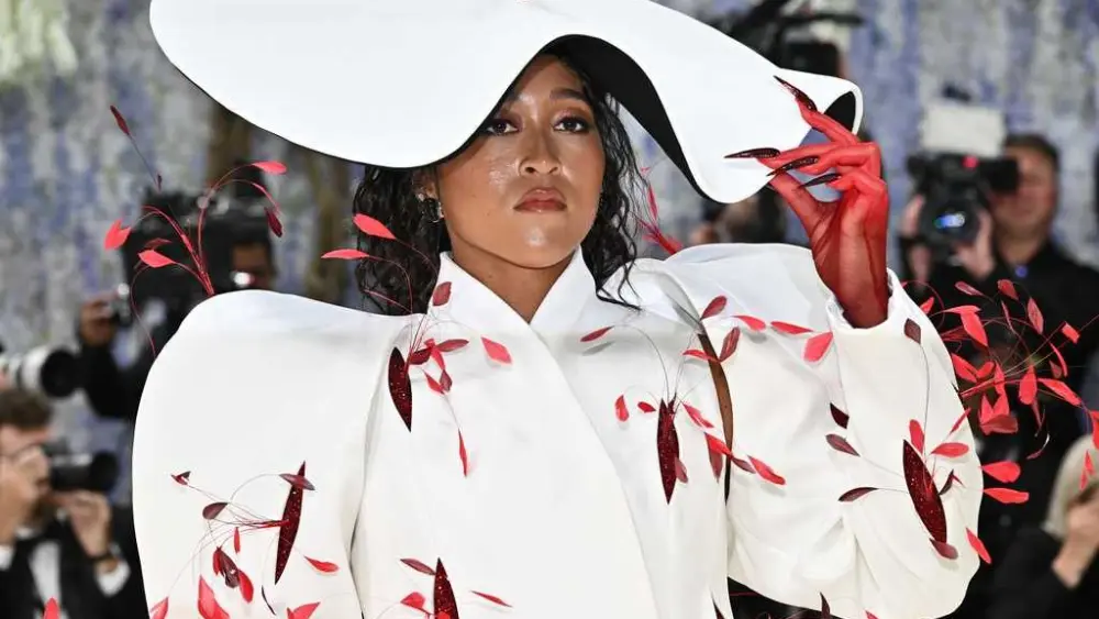 Met Gala guests arrive on carpet in dramatic works of art