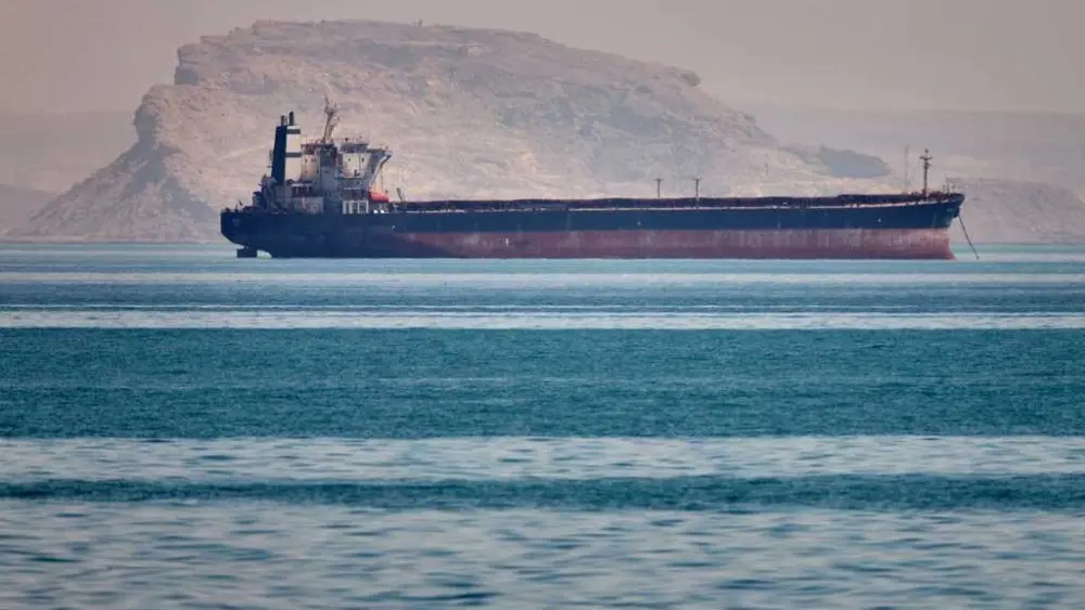 US tries to force open Strait of Hormuz as the UAE comes under attack in a test of Iran ceasefire