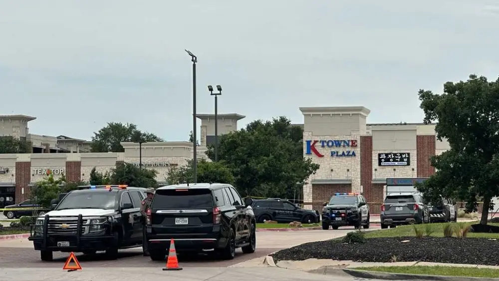 2 killed and 3 injured in shootings near Texas shopping mall