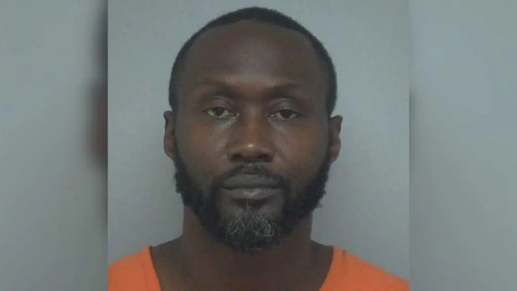 Beaufort County deputies search for man wanted in Grays Hill shooting