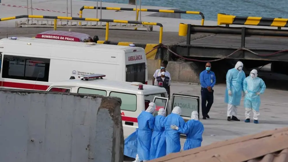 Three patients evacuated from hantavirus-hit cruise ship, WHO says
