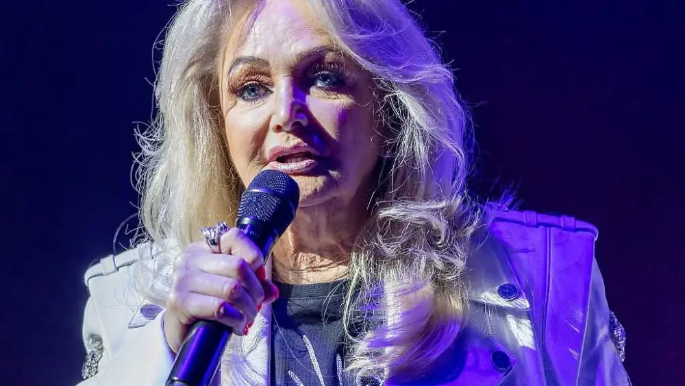 Singer Bonnie Tyler rushed to the hospital for emergency surgery