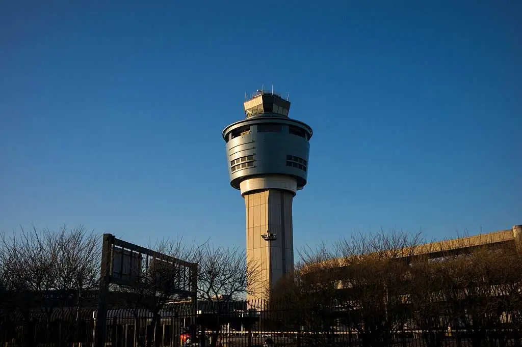 FAA makes safety changes after LaGuardia firetruck crash