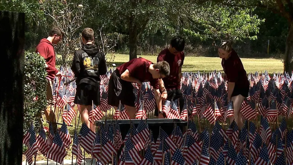 'Everybody embraces it': Flags for the Fallen to be held Memorial Day weekend