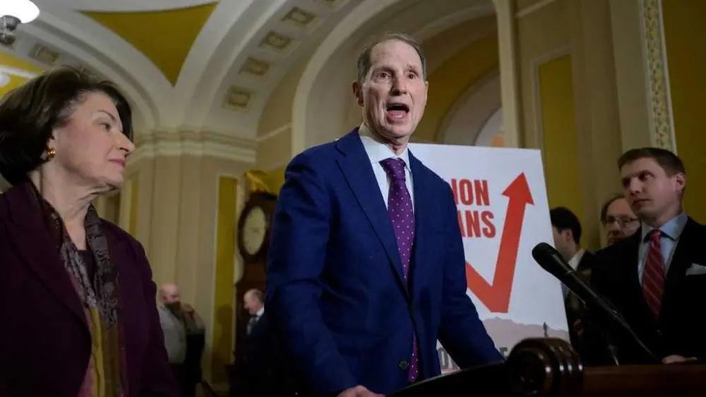 Lawmakers warn data protection rules don't protect key sites, including White House and CIA