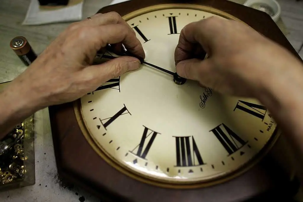 Trump vows to work ‘very hard’ to enact permanent daylight saving time
