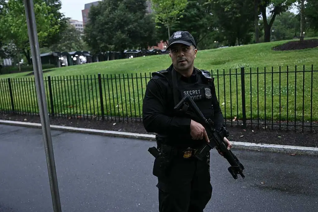 Two people shot in encounter with Secret Service near White House