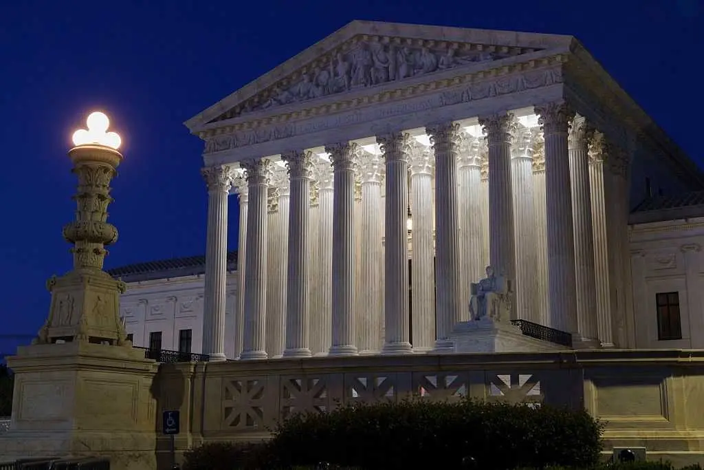 Supreme Court allows Alabama to use congressional map favoring Republicans in 2026 elections