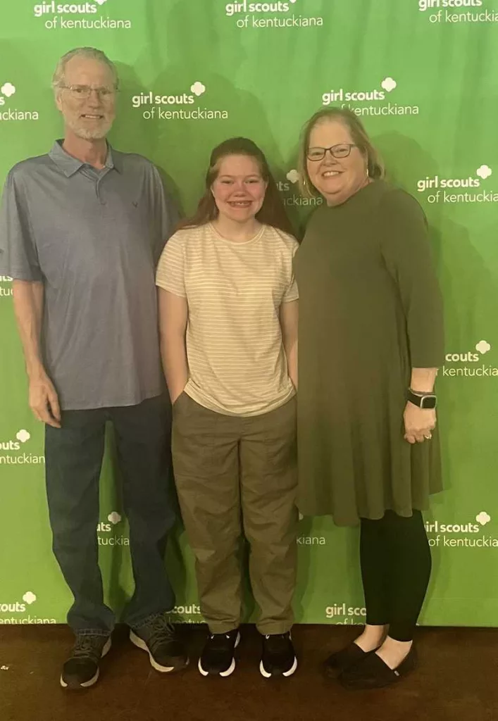 ellie-huntt-with-her-parents-jessica-and-david-huntt-666f842fd04f149441