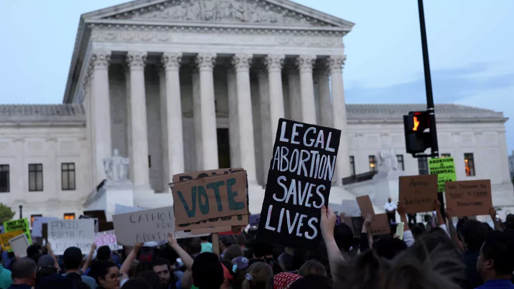 abortion-protests-gettyimages-1655298226185612